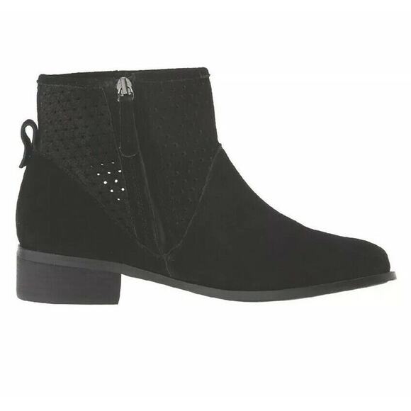 Tahari Women's TT-Kailah 2 Ankle Boot Black Perforated Leather 7.5 M US Bootie - Picture 1 of 7